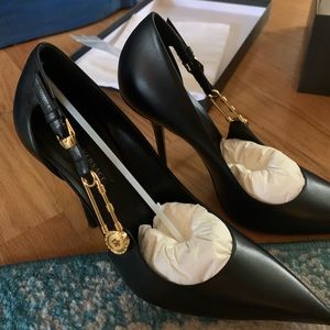 Versace Safety Pin Pumps Sz 40